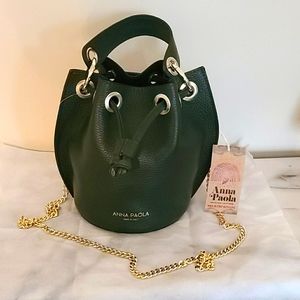 Anna Paolo leather strap, goldchain crossbody bag